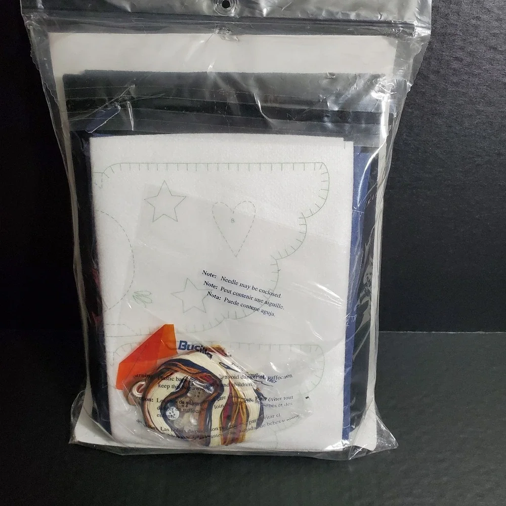 Bucilla Alma Lynne Angels of Glory Felt Christmas Tree Skirt Kit 44